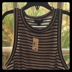 ❌TRADED❌NWT CROPPED, STRIPED, SLEEVELESS SHIRT😍
